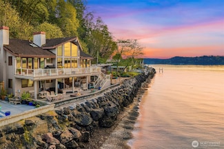 10885 Point Vashon Dr SW, Vashon, WA 98070