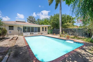 907 18th Ave N, Lake Worth, FL 33460