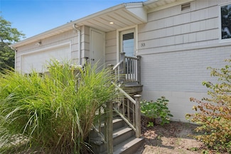 33 Beach Rd, Laurel, NY 11948