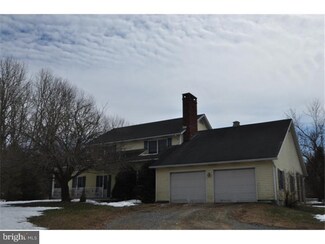 7686 Zeisloff Rd, New Tripoli, PA 18066