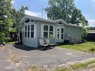 2795 E 28th Rd, Seneca, IL 61360