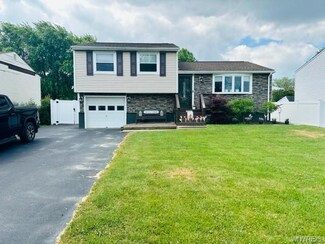 6936 Academy Ln, Lockport, NY 14094