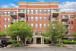 2335 W Belle Plaine Ave Unit 106, Chicago, IL 60618