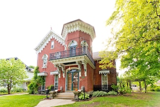 430 Dennis St, Adrian, MI 49221