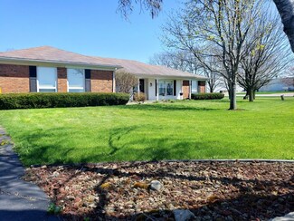 673 S Iroquois St, Goodland, IN 47948