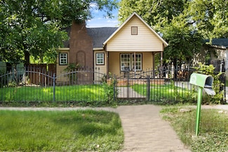 2825 Avenue I, Fort Worth, TX 76105