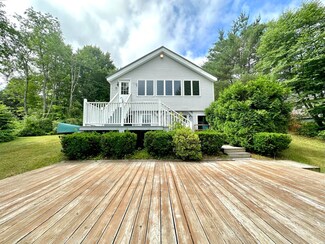 19 Log Cabin Dr, Waterboro, ME 04087