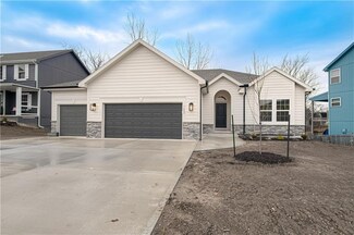 1609 Clear Creek Dr, Kearney, MO 64060