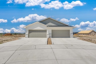 1158-1160 W Trek Cir, Goddard, KS 67052
