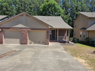 5472 Robmont Dr, Fayetteville, NC 28306
