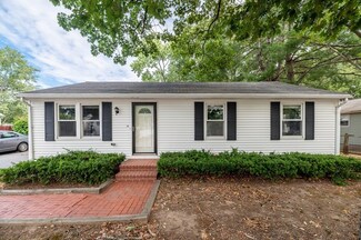 28 Dingwell St, Lowell, MA 01851