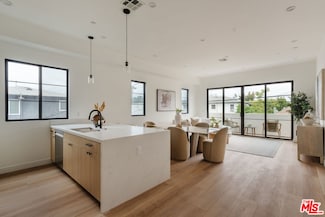 1952 S Garth Ave Unit 1, Los Angeles, CA 90034