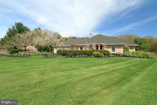 212 N Springwood Place, Port Matilda, PA 16870