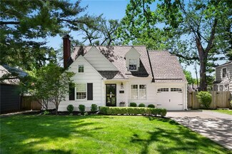 4633 W 70th St, Prairie Village, KS 66208