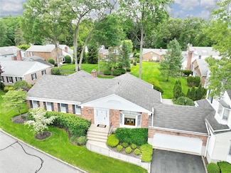 50 Jefferson Ln, New City, NY 10956