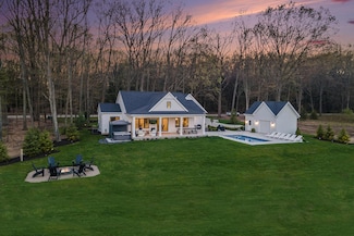 3527 66th St, Saugatuck, MI 49453