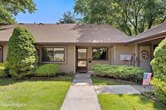 50 Hanover Ct, Red Bank, NJ 07701