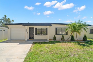 4135 Des Moines St NE, Saint Petersburg, FL 33703