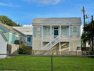 2107 Avenue M 1 2, Galveston, TX 77550