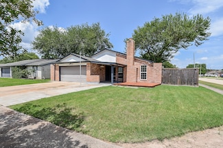 1102 Ashdale Dr, Sugar Land, TX 77498