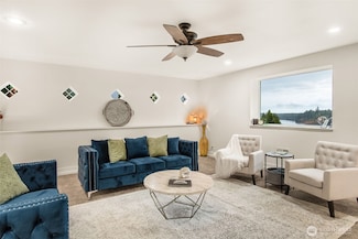 110 E Sea Breeze Dr, Grapeview, WA 98546