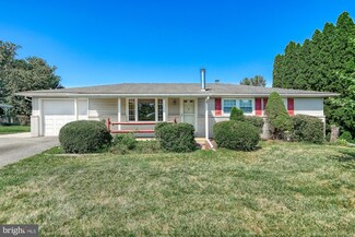 2716 Westwind Ln, York, PA 17404