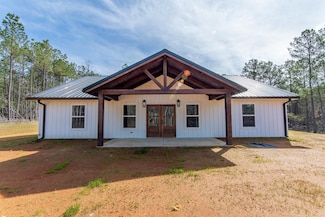 1471 Chambers Store Rd, Michie, TN 38357