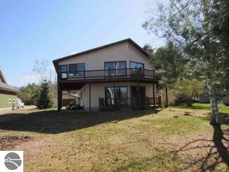 9491 Shellway Dr NW, Rapid City, MI 49676