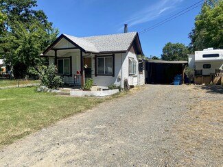 1022 NE Madrone St, Grants Pass, OR 97526