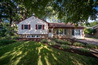 47 Briarcliff Rd, Montgomery, IL 60538