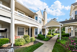 28 Powell Ct, Hightstown, NJ 08520