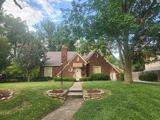 303 Hyde Park Dr, Hutchinson, KS 67502