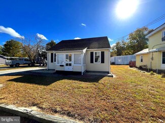 12 W 2nd St, Seaford, DE 19973