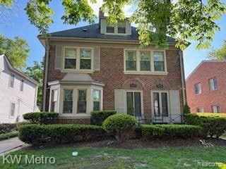 373 Neff Rd, Grosse Pointe, MI 48230