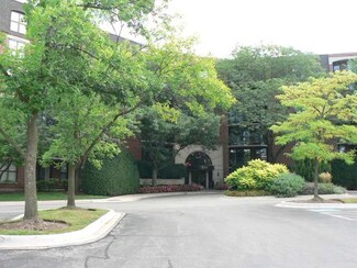509 Aurora Ave Unit 602, Naperville, IL 60540