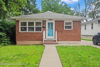 591 Woolley Ave, Staten Island, NY 10314