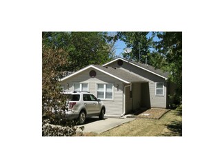 510 E 7th St, Cameron, MO 64429