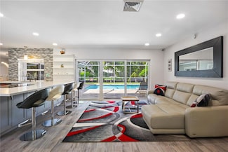581 SE 12th St, Pompano Beach, FL 33060