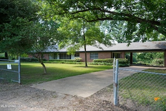 3084 Tom Collins Rd, Utica, MS 39175