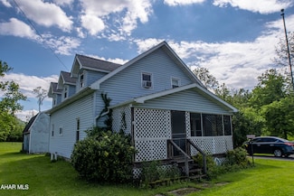 921 Loop Rd, Hollidaysburg, PA 16648