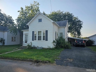 1046 Market St, Sainte Genevieve, MO 63670