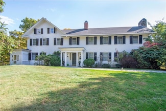 255 Mountain Rd, Irvington, NY 10533