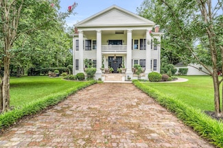 423 S Matubba St, Aberdeen, MS 39730