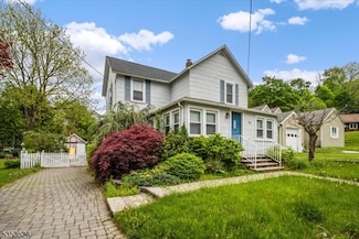 19 Spring St, Ogdensburg, NJ 07439