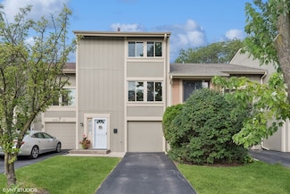 554 N Woodfield Trail, Roselle, IL 60172
