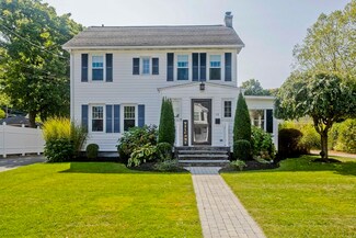 12 Liberty St, Holyoke, MA 01040