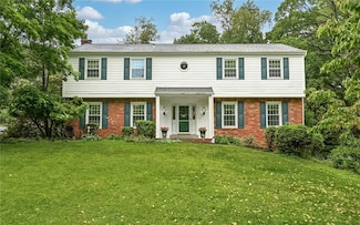2195 Ben Franklin Dr, Pittsburgh, PA 15237