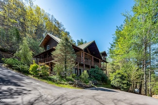 2149 Cascades Ct, Sevierville, TN 37862