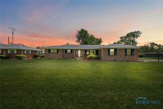300 Parkview Dr, Walbridge, OH 43465