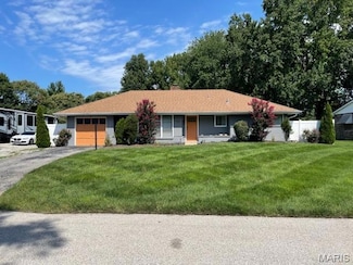 725 Valencia Ave, Saint Louis, MO 63138